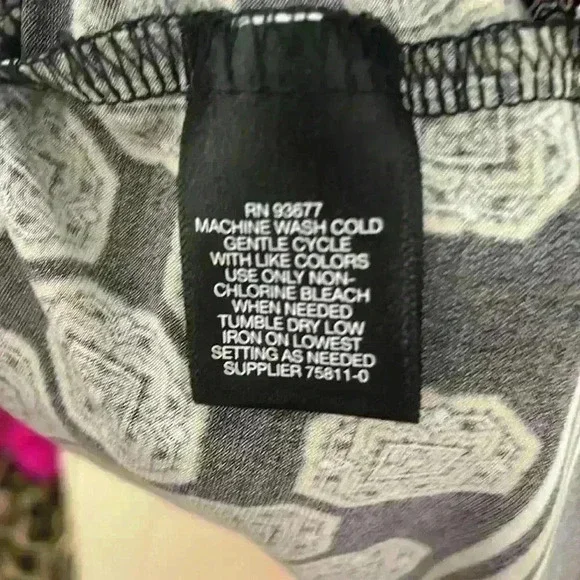 Liz Claiborne Medallion Print W/Gold Loop Detail Size Large - Picture 7 of 7